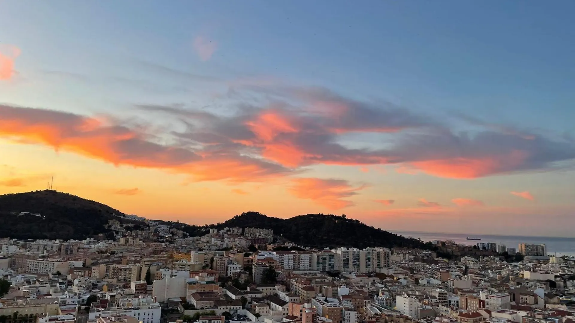 Pando Apartments 1 Bed 25D Floor Màlaga