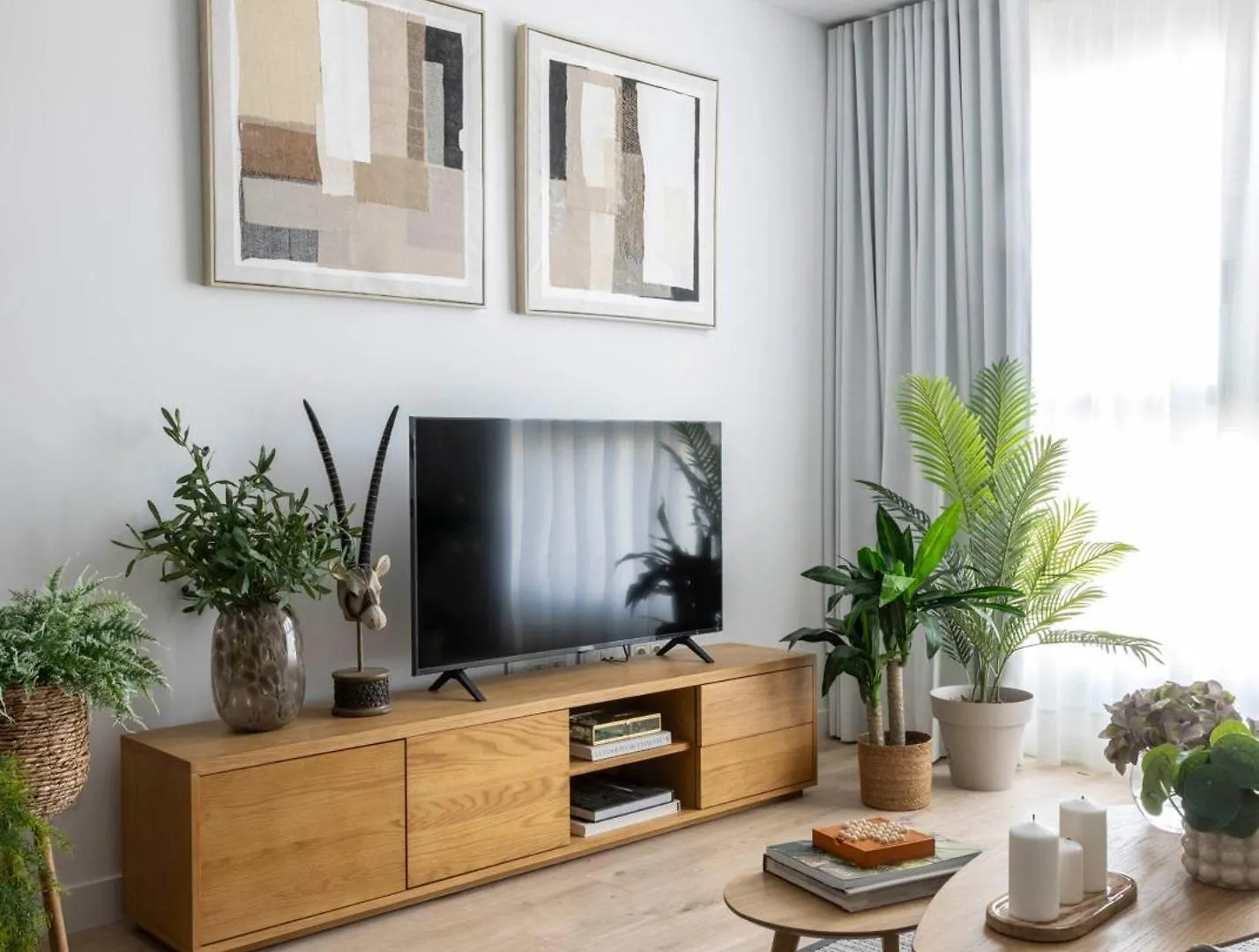 Pando Apartments 1 Bed 25D Floor Màlaga