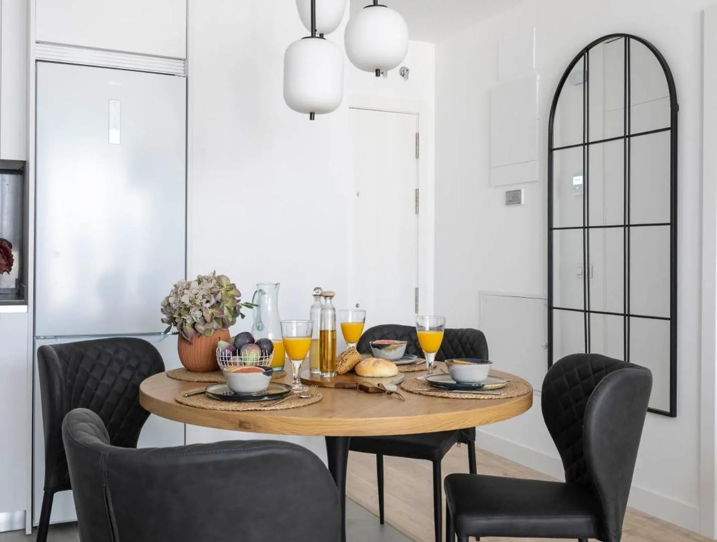 מאלגה Pando Apartments 1 Bed 25D Floor